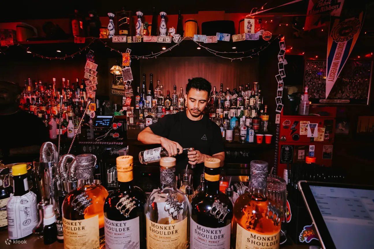 我们只带你去最酷的酒吧，一定会通过氛围测试